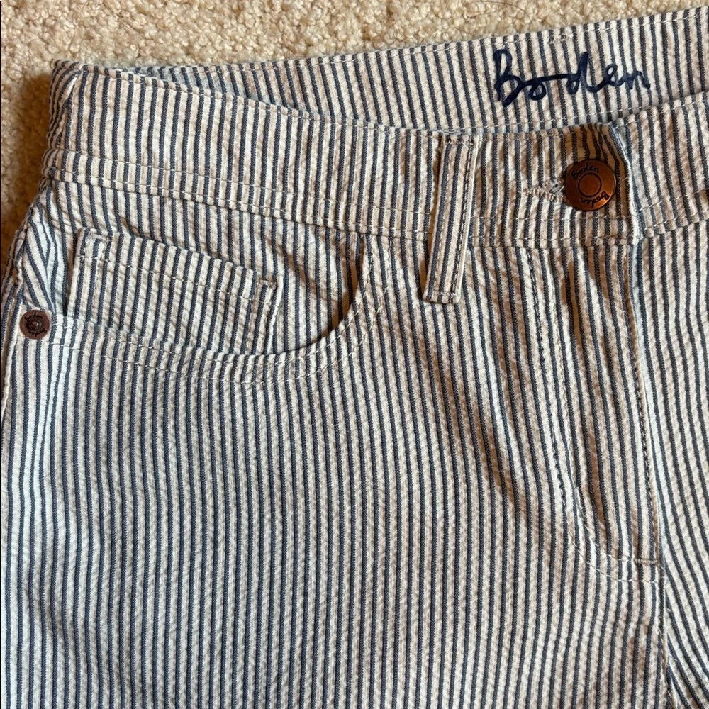 NWT Boden Seersucker Blue and White Stripe Cotton Shorts with Cuffs size 6 - Picture 5 of 8